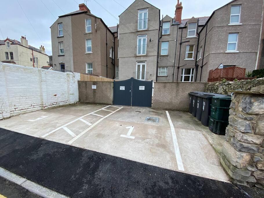 Central Llandudno, Private Parking Near To Beach, Pier & Shops 外观 照片